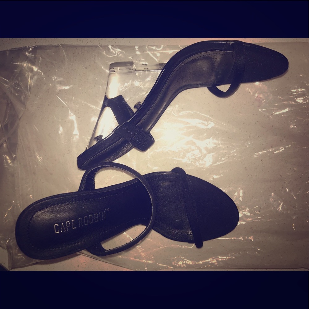 KIM K INSPIRED 2 STRAP HEEL WITH PERPLEX WEDGE😍